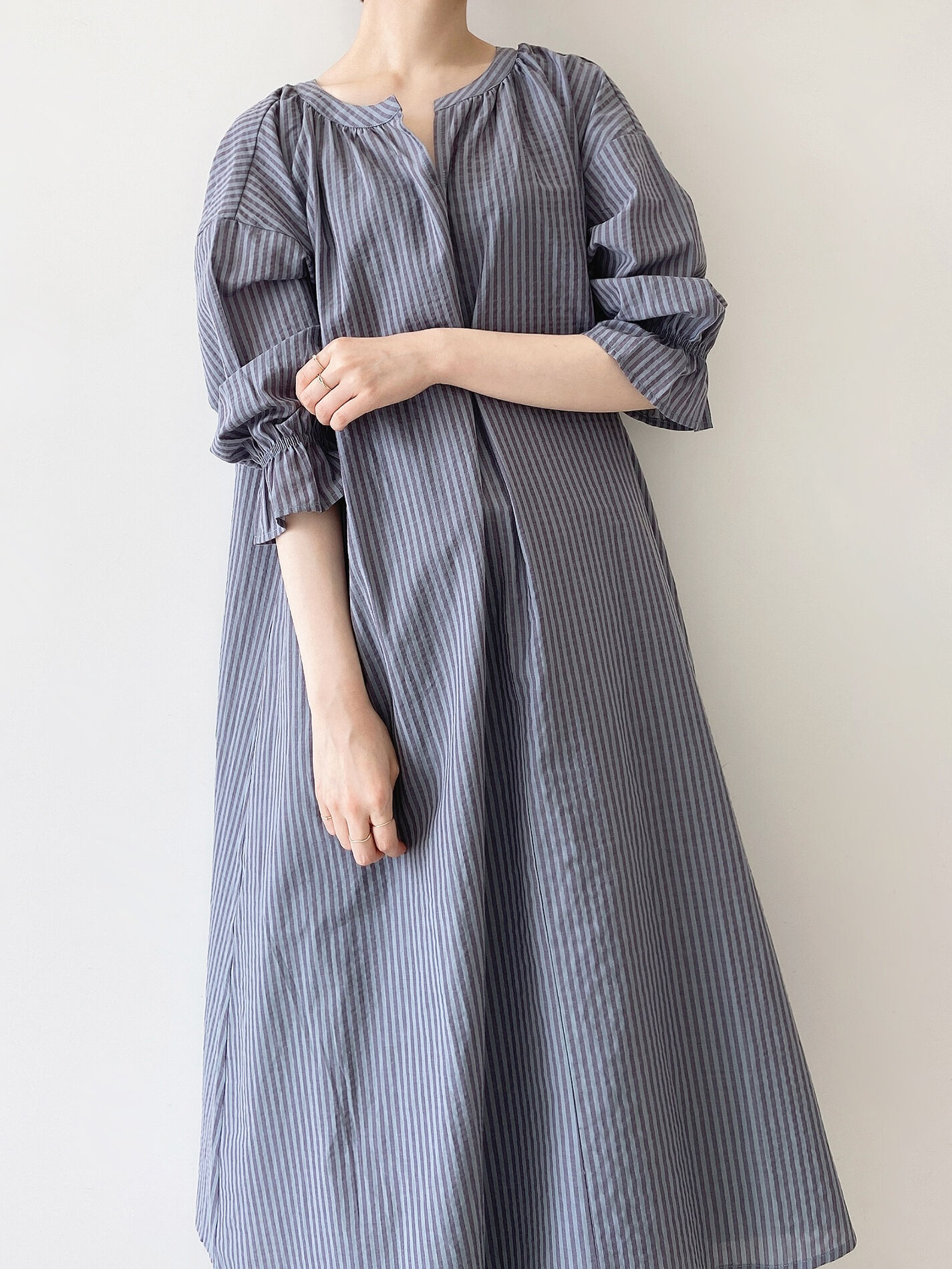 セール ストライプバックリボンギャザーワンピース グレー ベージュ ブラウン ワンピース Samansa Mos2 Blue サマンサモスモス ブルー 公式通販