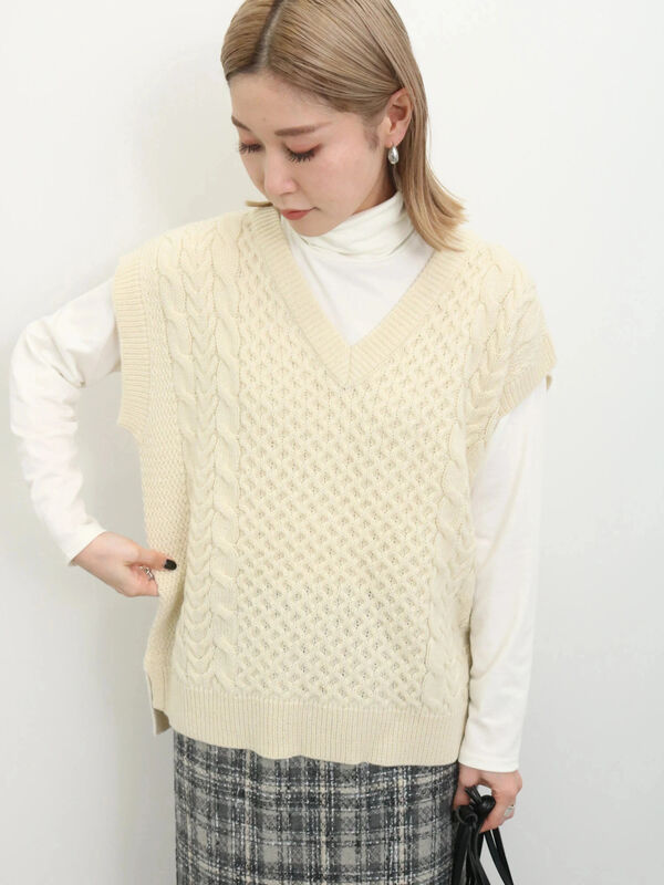 定価7.5万 新品 knit brary ケーブルニット ベスト S ブルーknitb 