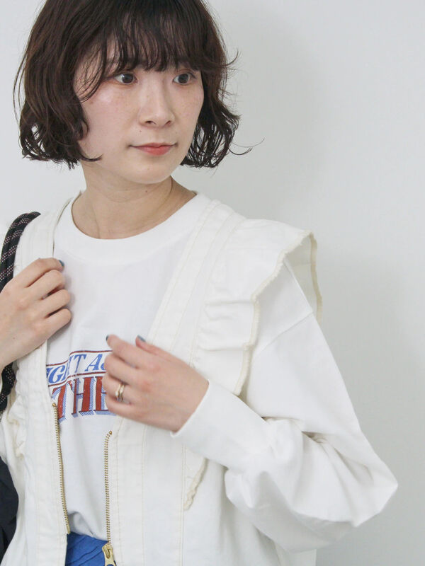 セール】 【ECO DENIM】ショルダーフリルベスト（オフホワイト