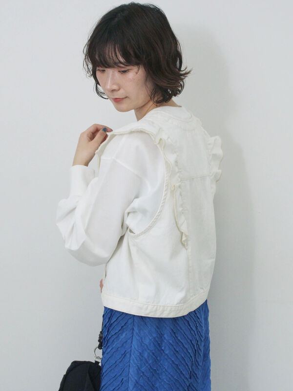 セール】 【ECO DENIM】ショルダーフリルベスト（オフホワイト