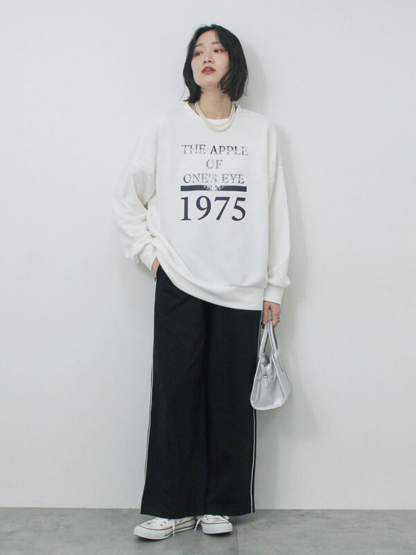 セール】 ◎ロゴレーススウェット（オフホワイト/チャコールグレー