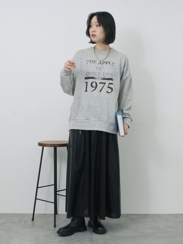 セール】 ◎ロゴレーススウェット（オフホワイト/チャコールグレー