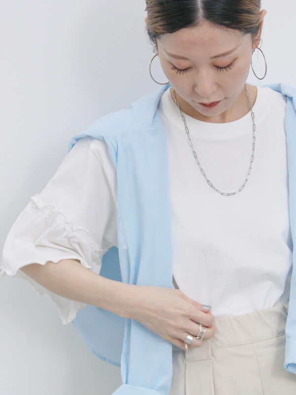 セール】 フリルスリーブTシャツ（オフホワイト