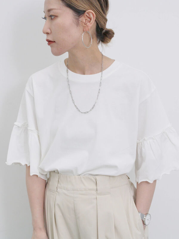 セール】 フリルスリーブTシャツ（オフホワイト