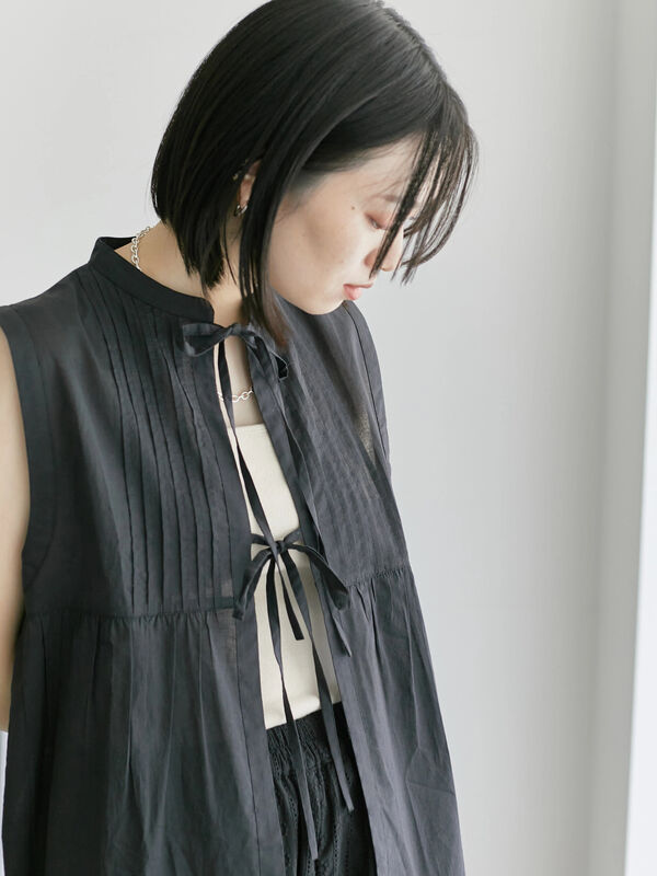 【Made in India】リボンベスト（オフホワイト/ブラック/ネイビー）｜Samansa Mos2 blue（サマンサモスモス ブルー）通販