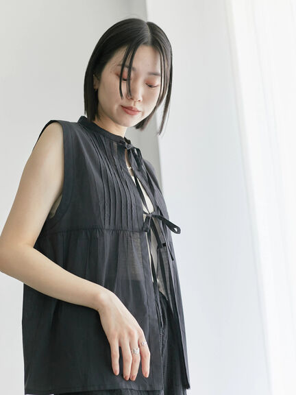 【Made in India】リボンベスト（オフホワイト/ブラック/ネイビー）｜Samansa Mos2 blue（サマンサモスモス ブルー）通販