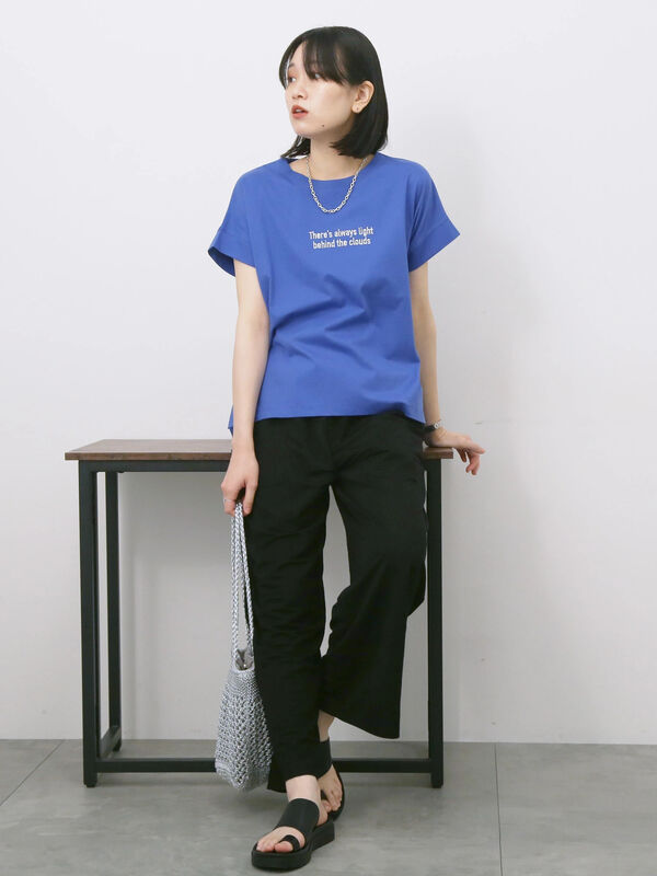 セール】 ロゴ刺繍フレンチスリーブTシャツ（オフホワイト/ブラック