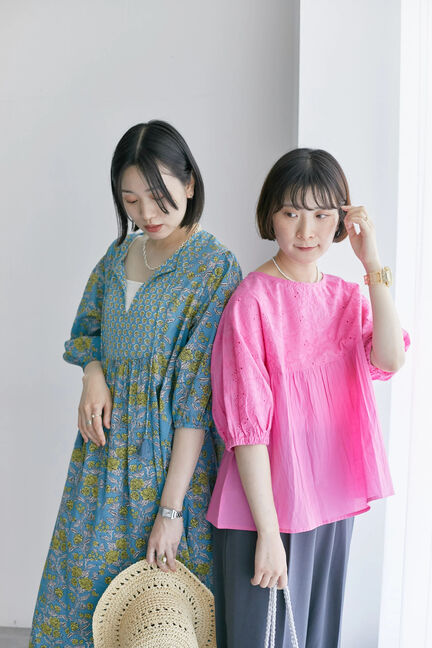 【Made in India】シフリーブラウス（オフホワイト/ブラック/ピンク）｜Samansa Mos2 blue（サマンサモスモス ブルー）通販