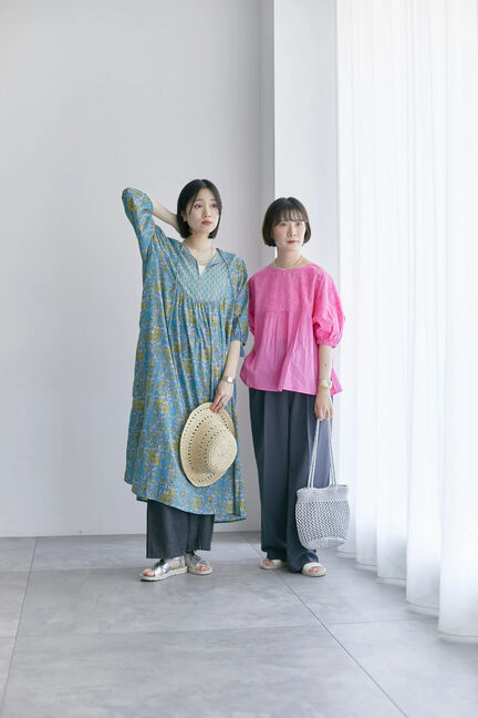【Made in India】シフリーブラウス（オフホワイト/ブラック/ピンク）｜Samansa Mos2 blue（サマンサモスモス ブルー）通販