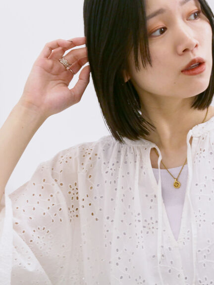【Made in India】タッセル付ギャザーレースブラウス（オフホワイト/ブラック/パープル）｜Samansa Mos2 blue（サマンサモスモス ブルー）通販