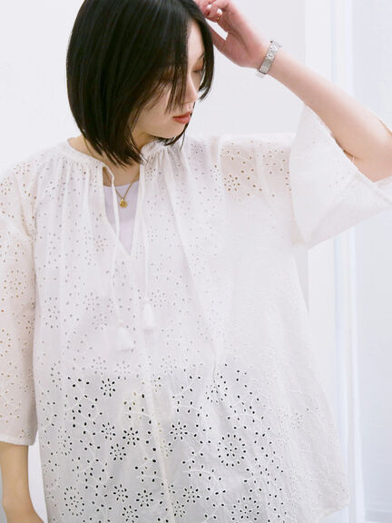 【Made in India】タッセル付ギャザーレースブラウス（オフホワイト/ブラック/パープル）｜Samansa Mos2 blue（サマンサモスモス ブルー）通販