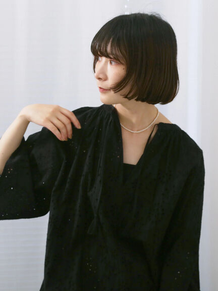 【Made in India】タッセル付ギャザーレースブラウス（オフホワイト/ブラック/パープル）｜Samansa Mos2 blue（サマンサモスモス ブルー）通販