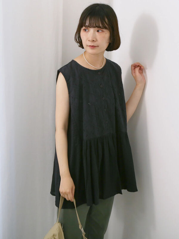 【Made in India】ノースリーブレースブラウス（チャコールグレー）｜Samansa Mos2 blue（サマンサモスモス ブルー）通販