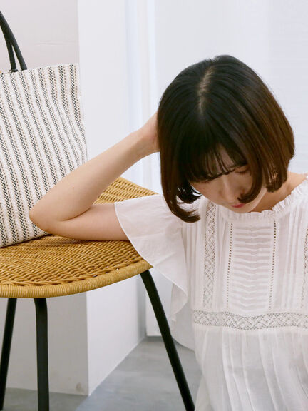 【Made in India】フリル袖レースピンタックブラウス（オフホワイト/ブラック/レッド）｜Samansa Mos2 blue（サマンサモスモス ブルー）通販