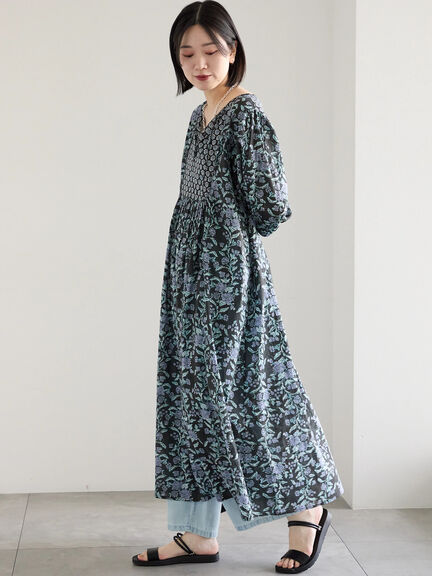 【Made in India】花柄ワンピース（チャコールグレー/ブルー/キナリ）｜Samansa Mos2 blue（サマンサモスモス ブルー）通販