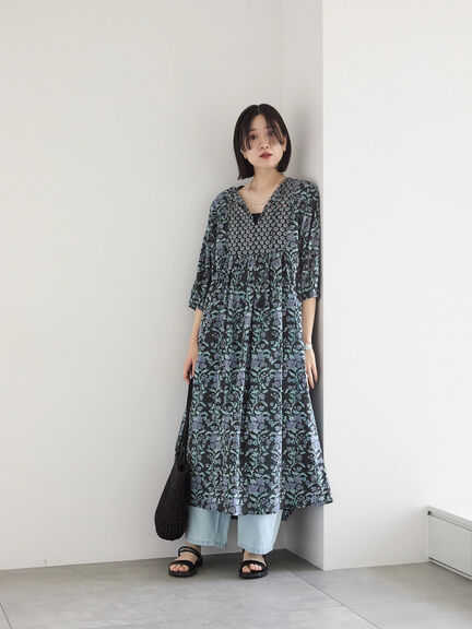 【Made in India】花柄ワンピース（チャコールグレー/ブルー/キナリ）｜Samansa Mos2 blue（サマンサモスモス ブルー）通販