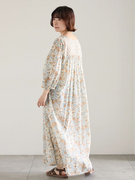 【Made in India】花柄ワンピース（チャコールグレー/ブルー/キナリ）｜Samansa Mos2 blue（サマンサモスモス ブルー）通販