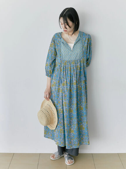 【Made in India】花柄ワンピース（チャコールグレー/ブルー/キナリ）｜Samansa Mos2 blue（サマンサモスモス ブルー）通販