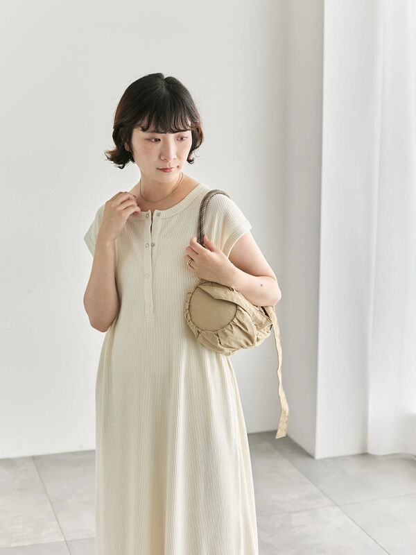 セール】 ◎ヘンリーネックテレコワンピース（ブラック/キナリ/TOP