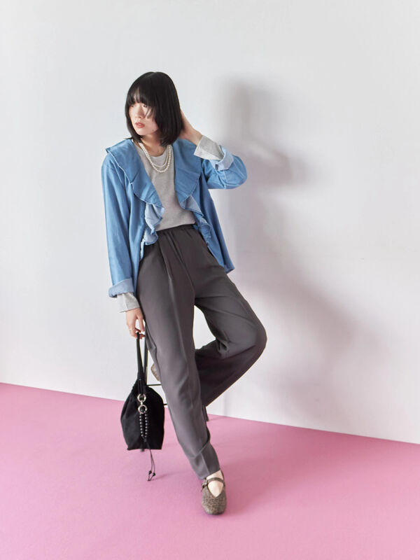 セール】 【ECO DENIM 】フリルブラウス（チャコールグレー/ブルー