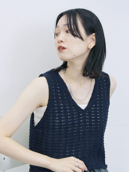 テープヤーン透かしニットベスト（チャコールグレー/ブラウン/キナリ）｜Samansa Mos2 blue（サマンサモスモス ブルー）通販