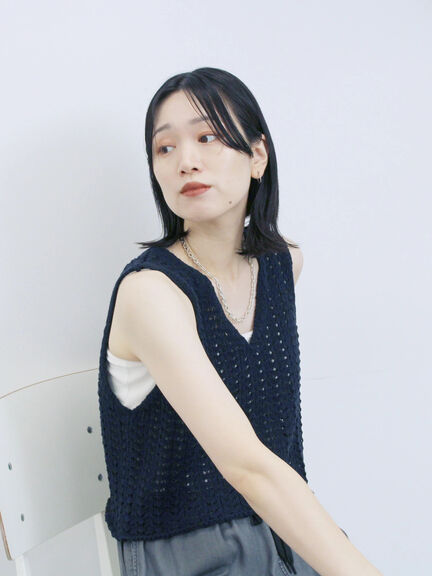 テープヤーン透かしニットベスト（チャコールグレー/ブラウン/キナリ）｜Samansa Mos2 blue（サマンサモスモス ブルー）通販