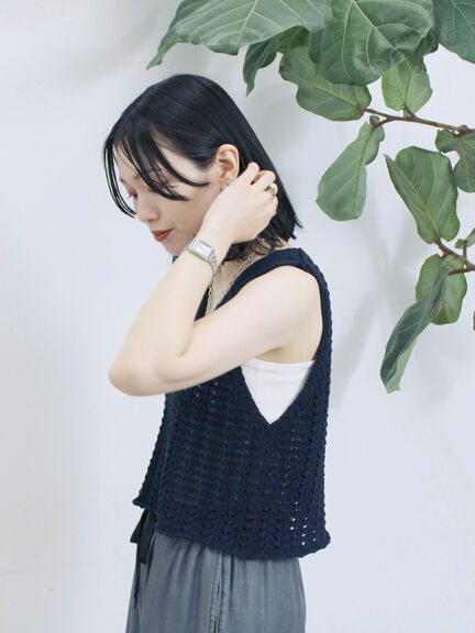 テープヤーン透かしニットベスト（チャコールグレー/ブラウン/キナリ）｜Samansa Mos2 blue（サマンサモスモス ブルー）通販