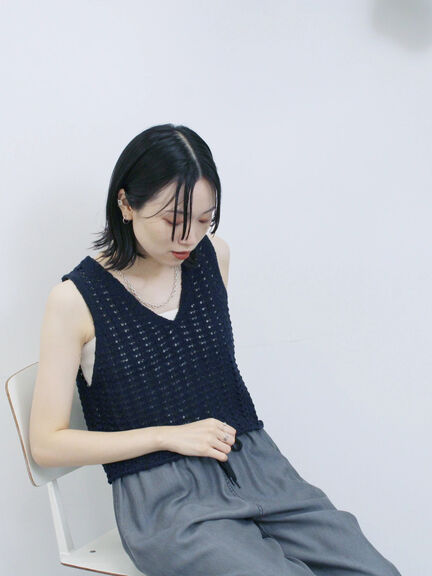テープヤーン透かしニットベスト（チャコールグレー/ブラウン/キナリ）｜Samansa Mos2 blue（サマンサモスモス ブルー）通販