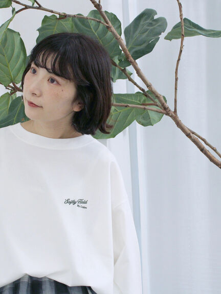ポンチロゴ刺繍プルオーバー（オフホワイト/チャコールグレー/ベージュ/シュアカ/ＴＯＰグレー）｜Samansa Mos2 blue（サマンサモスモス ブルー）通販