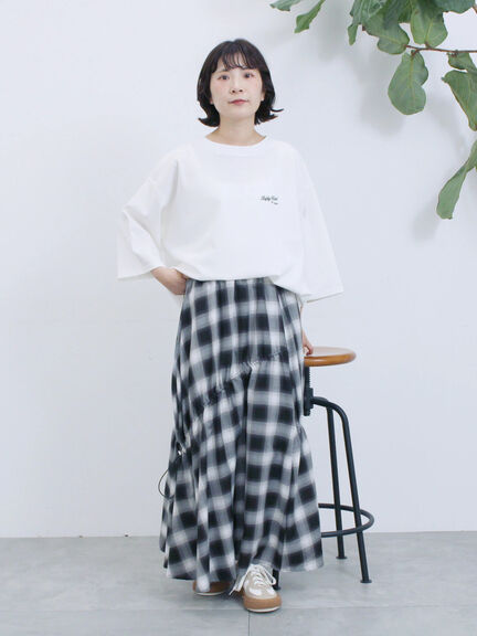 ポンチロゴ刺繍プルオーバー（オフホワイト/チャコールグレー/ベージュ/シュアカ/ＴＯＰグレー）｜Samansa Mos2 blue（サマンサモスモス ブルー）通販