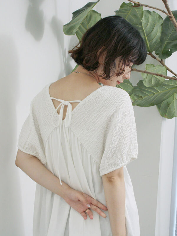 ◎【接触冷感】シャーリングVネックプルオーバー（オフホワイト）｜Samansa Mos2 blue（サマンサモスモス ブルー）通販