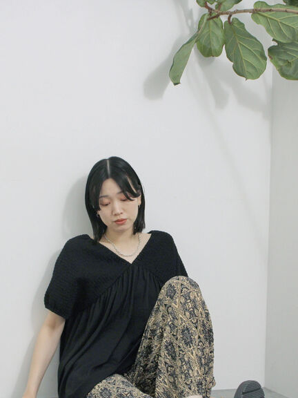 ◎【接触冷感】シャーリングVネックプルオーバー（オフホワイト/ブラック/ブルー）｜Samansa Mos2 blue（サマンサモスモス ブルー）通販