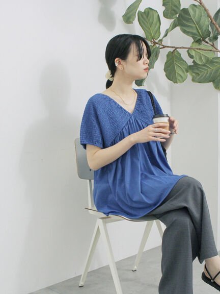 ◎【接触冷感】シャーリングVネックプルオーバー（オフホワイト/ブラック/ブルー）｜Samansa Mos2 blue（サマンサモスモス ブルー）通販