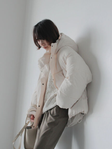 裾ラウンド中綿ブルゾン（ブラック/ライトベージュ/キナリ）｜Samansa Mos2 blue（サマンサモスモス ブルー）通販