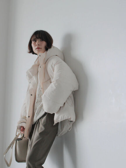 裾ラウンド中綿ブルゾン（ブラック/ライトベージュ/キナリ）｜Samansa Mos2 blue（サマンサモスモス ブルー）通販