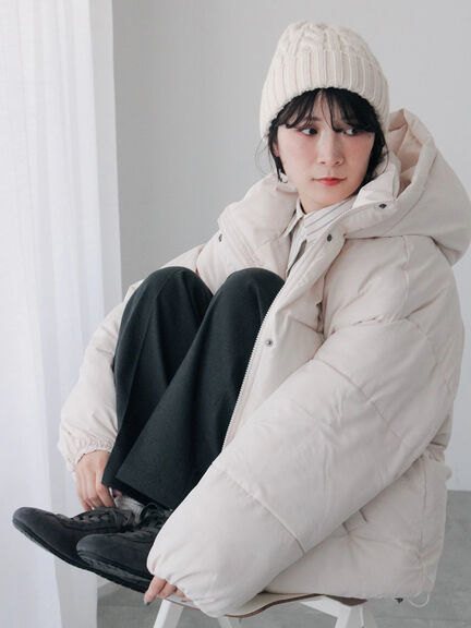 裾ラウンド中綿ブルゾン（ブラック/ライトベージュ/キナリ）｜Samansa Mos2 blue（サマンサモスモス ブルー）通販