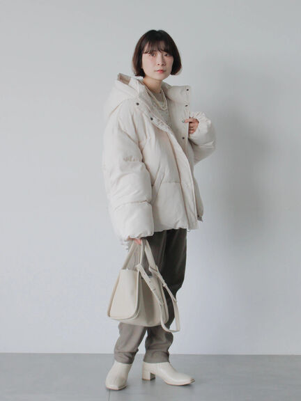 裾ラウンド中綿ブルゾン（ブラック/ライトベージュ/キナリ）｜Samansa Mos2 blue（サマンサモスモス ブルー）通販