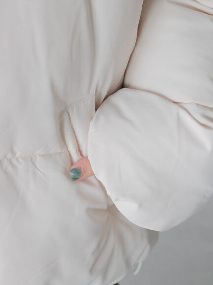 裾ラウンド中綿ブルゾン（ブラック/ライトベージュ/キナリ）｜Samansa Mos2 blue（サマンサモスモス ブルー）通販