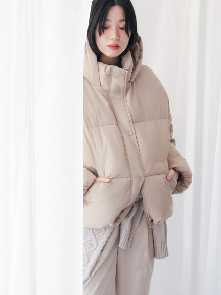 裾ラウンド中綿ブルゾン（ブラック/ライトベージュ/キナリ）｜Samansa Mos2 blue（サマンサモスモス ブルー）通販