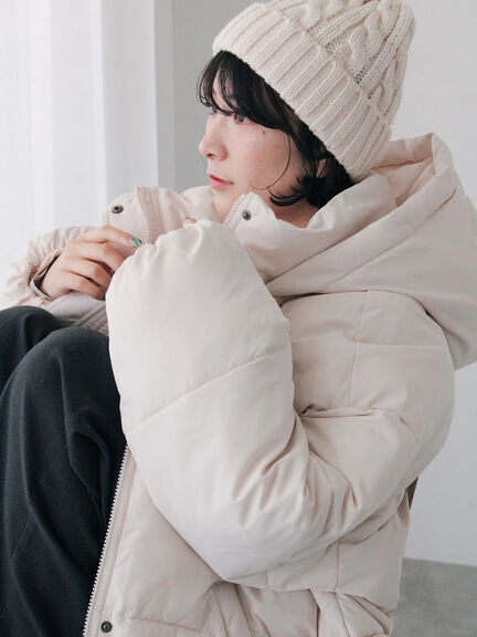 裾ラウンド中綿ブルゾン（ブラック/ライトベージュ/キナリ）｜Samansa Mos2 blue（サマンサモスモス ブルー）通販