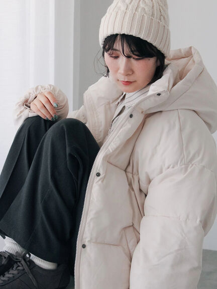 裾ラウンド中綿ブルゾン（ブラック/ライトベージュ/キナリ）｜Samansa Mos2 blue（サマンサモスモス ブルー）通販