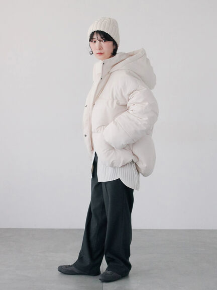 裾ラウンド中綿ブルゾン（ブラック/ライトベージュ/キナリ）｜Samansa Mos2 blue（サマンサモスモス ブルー）通販