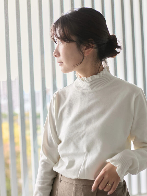 セール】 フリル衿ニットプルオーバー（オフホワイト/ホワイト