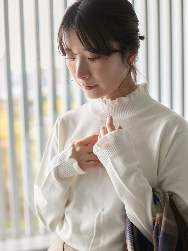 フリル衿ニットプルオーバー　L  160 セール】 フリル衿ニットプルオーバー（オフホワイト/ホワイト