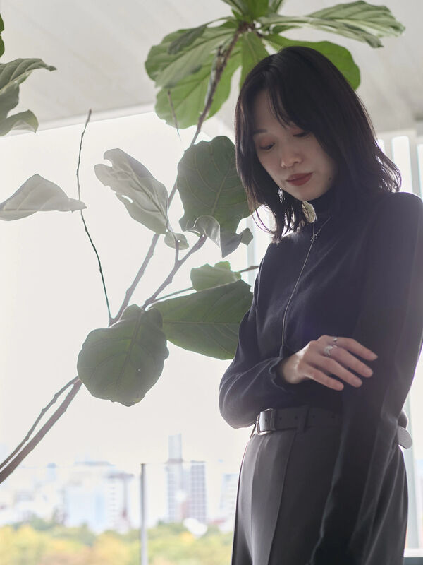 フリル衿ニットプルオーバー（オフホワイト/ホワイト/ブラック/S