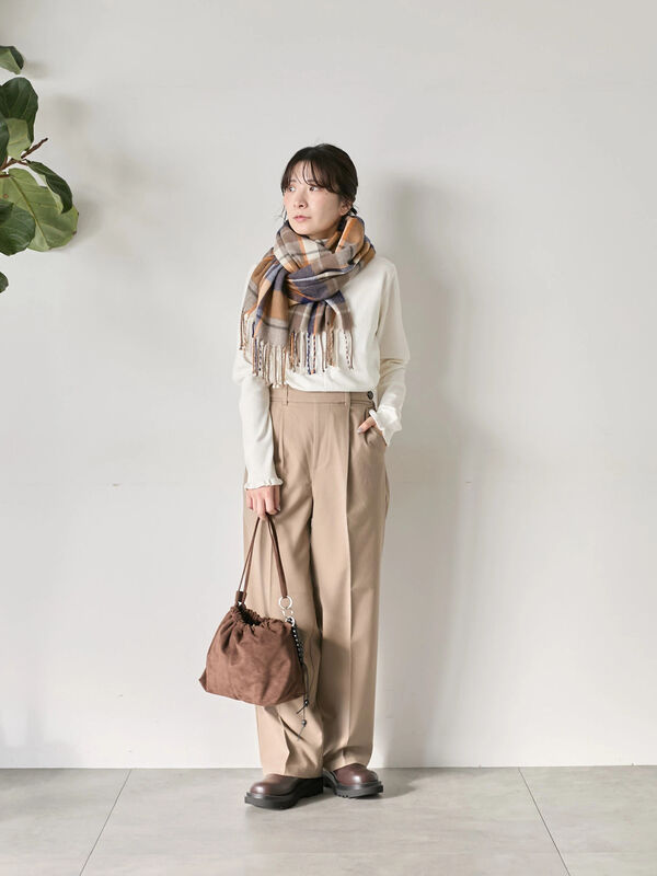 フリル衿ニットプルオーバー（オフホワイト/ホワイト/ブラック/S