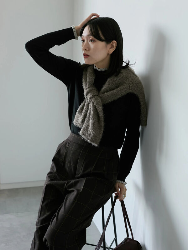 セール】 配色フリル衿ニットプルオーバー（オフホワイト/ブラック