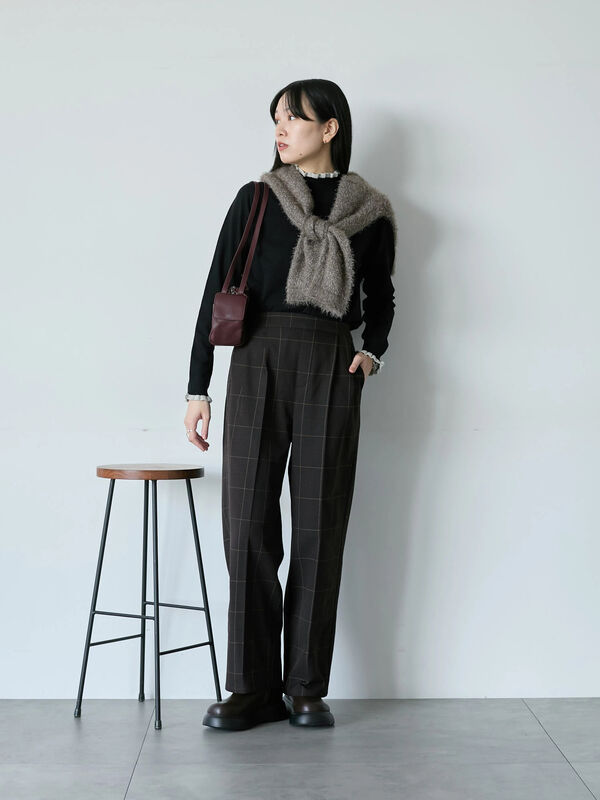 配色フリル衿ニットプルオーバー（オフホワイト/ブラック/イエロー