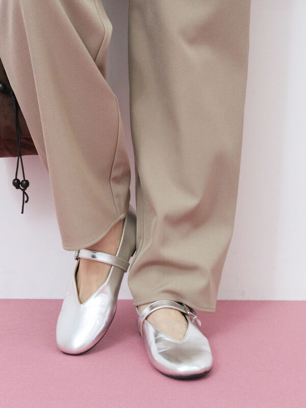 セール】 Vカットメリージェーン（シルバー/ブラック/モカ/シューズ