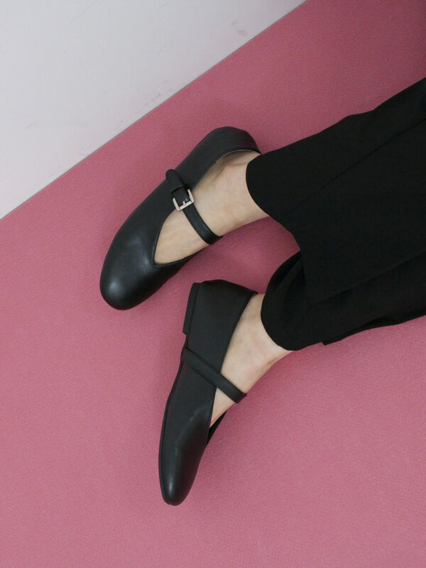 メリー セール】 Vカットメリージェーン（シルバー/ブラック/モカ/シューズ